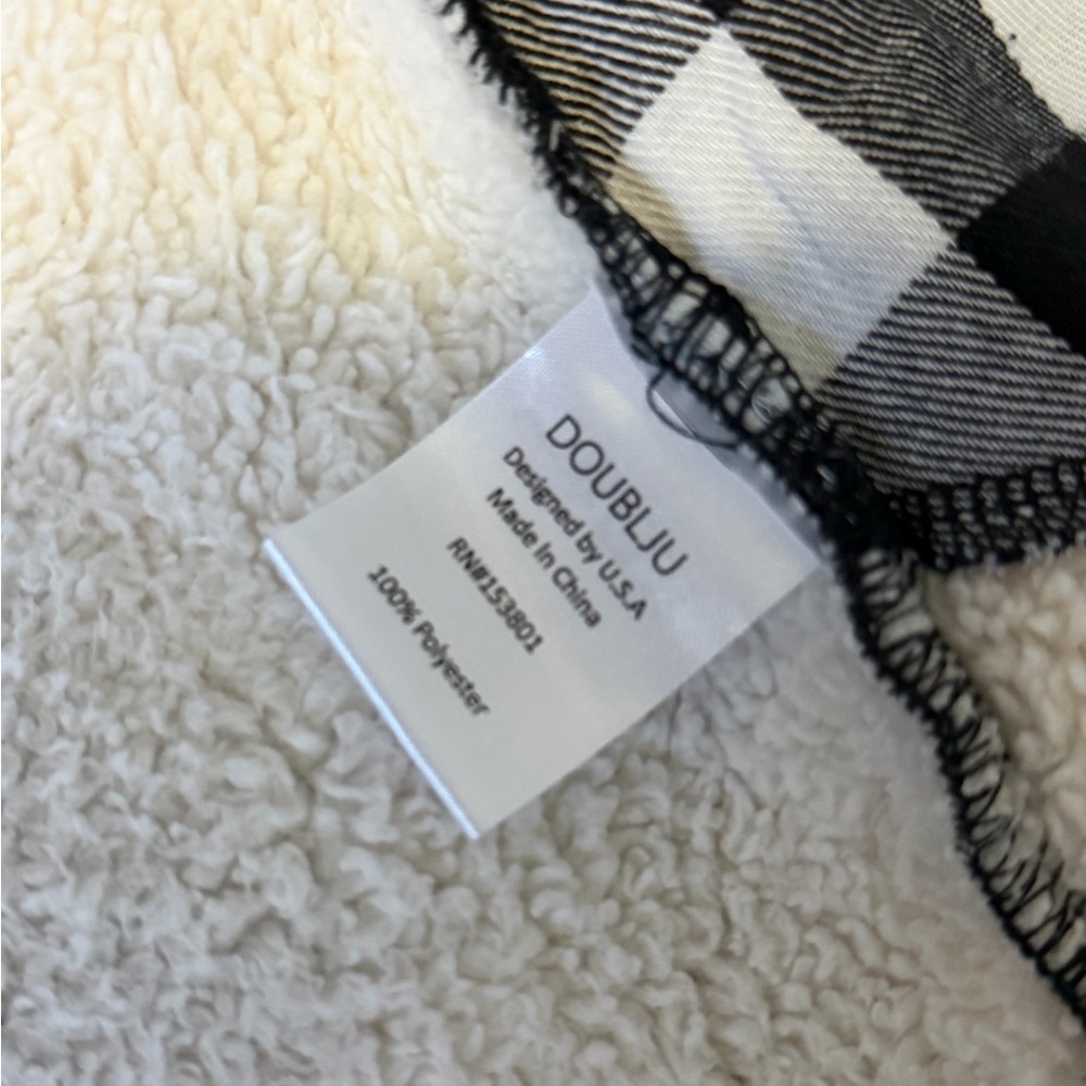 Doublju Black & White Buffalo Plaid Sherpa-Lined Vest - Picture 6 of 6